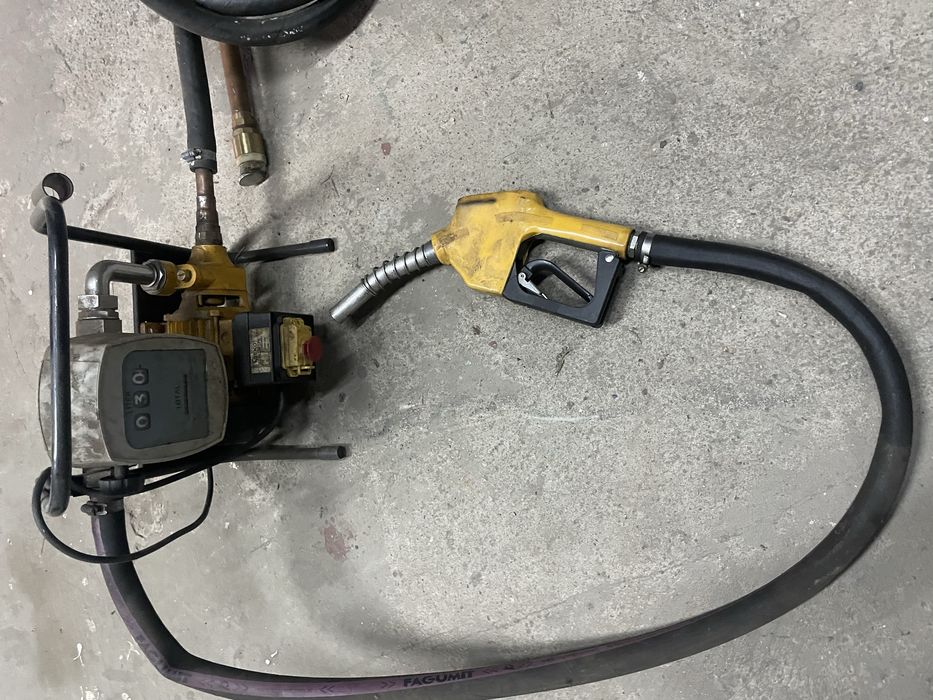 Pompa dystrybutor do paliw i olejow 230v Geko G01025 Licznik