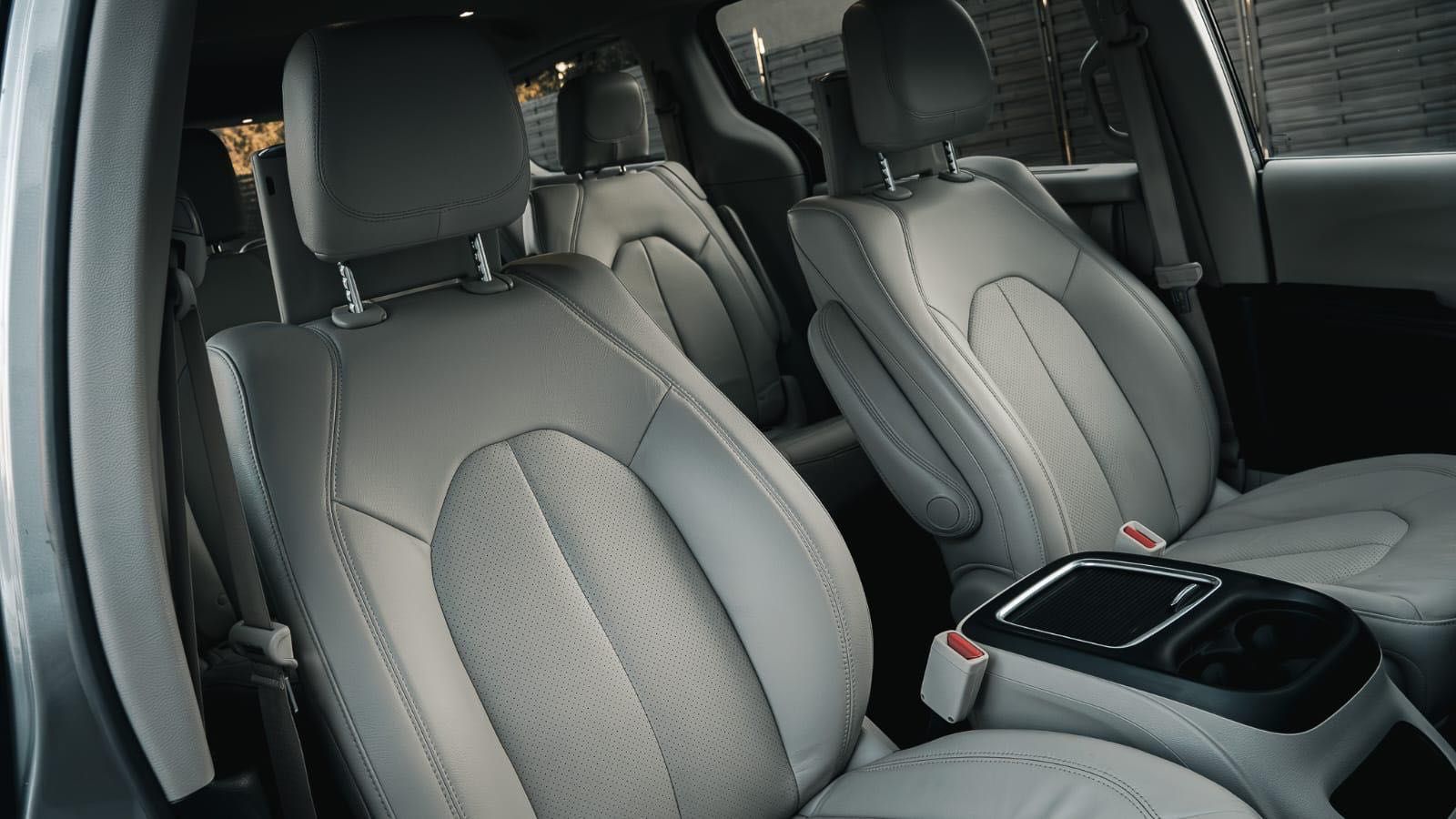Wynajem Chrysler Pacifica, Volvo xc90 minivan automat bus suv 7osobowy