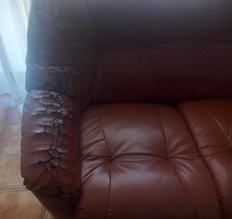 Sofa cama mais 2 cadeiroes