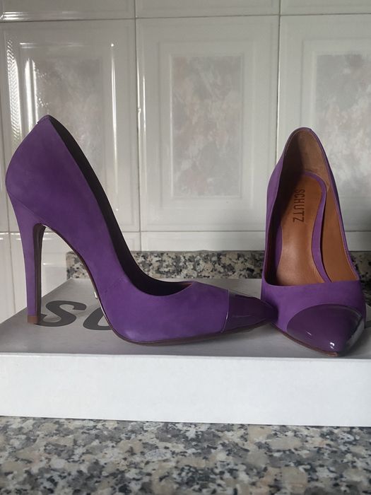 Sapatos/Stiletos roxos Schutz