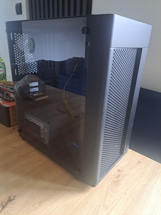 Obudowa do komputera z zasilaczem