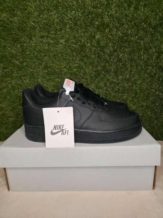 "koszykówki" Nike_Air_Force_1_Low_Black_R.40