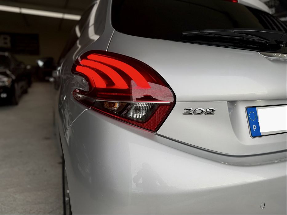 Peugeot 208 1.2 VTI Style - Desde 130€ Mês