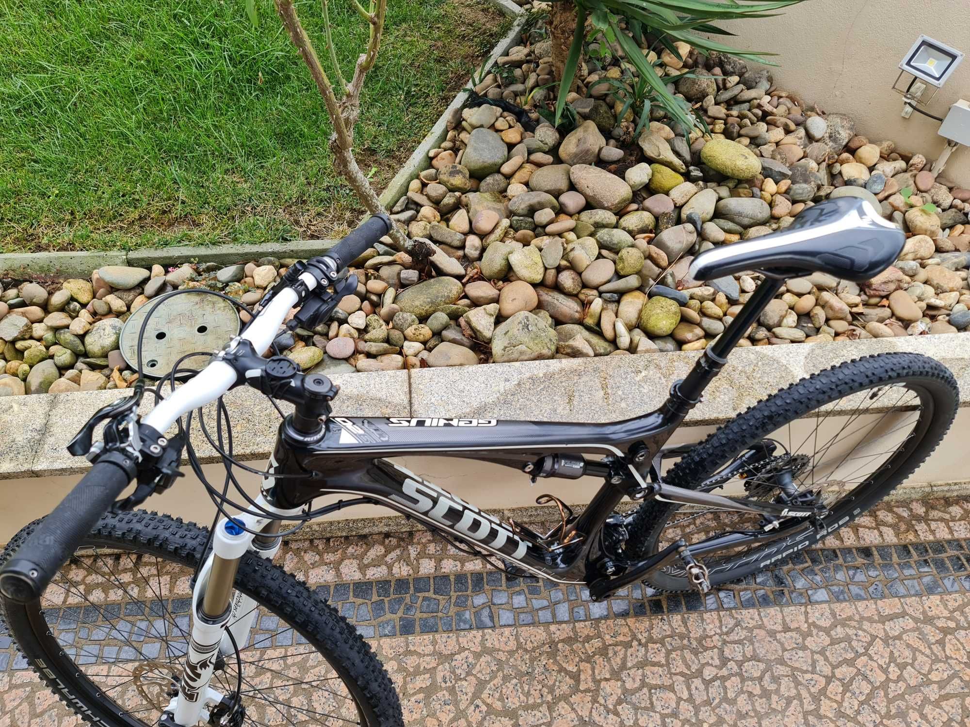 Scott Genius 920 (Bicicleta BTT Carbono Tamanho L)