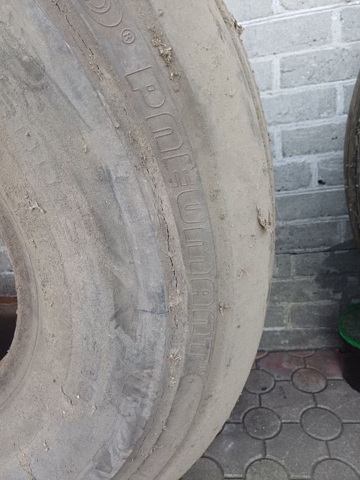 Opony rolnicze 1300x530-533