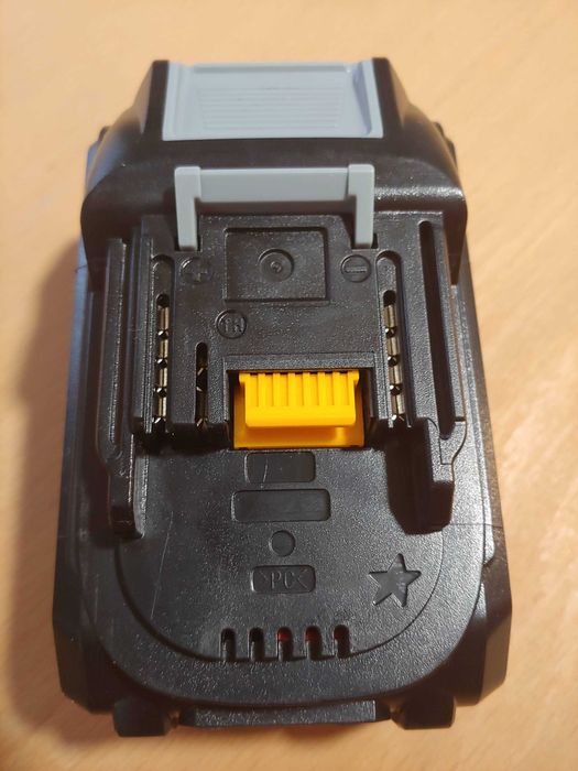 Аккумулятор TPCELL 8Ah высокотоковый с БАЛАНСИРОВКОЙ для MAKITA и др.