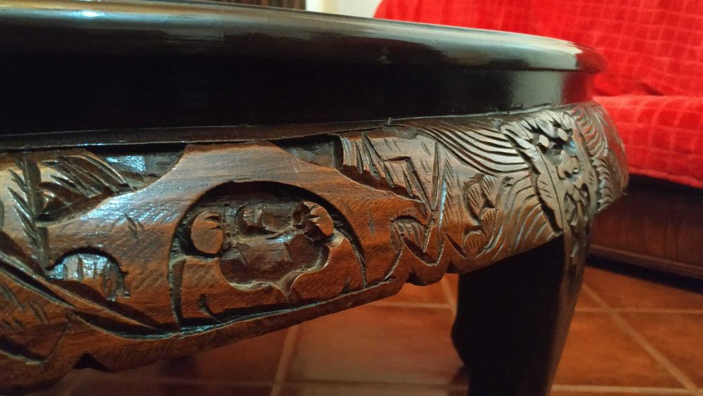 Mesa de Centro Vintage - Trabalhada à mão: Motivos Japão