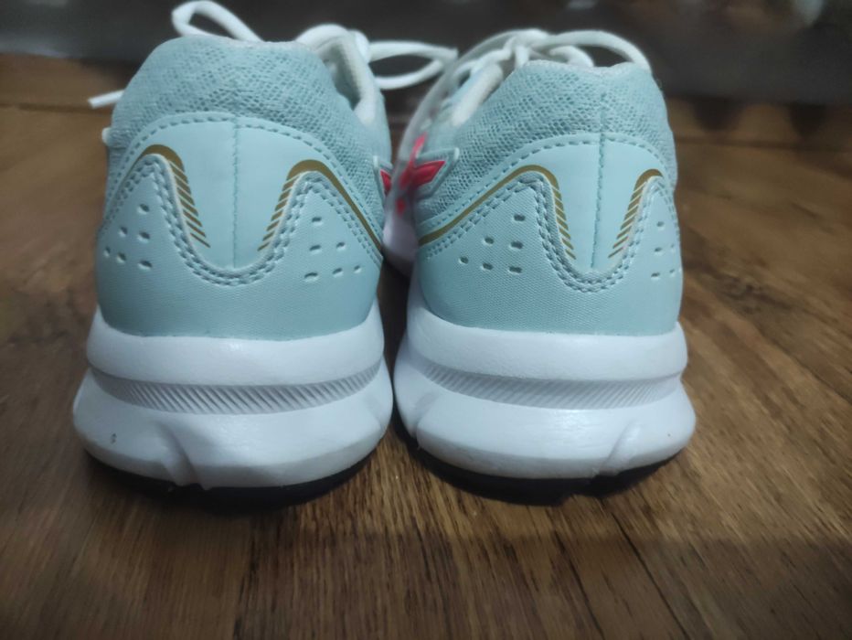 кросовки Asics жіночі