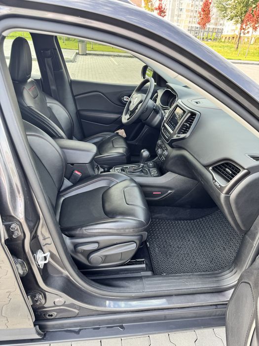 Jeep Cherokee Trailhawk 2021 року