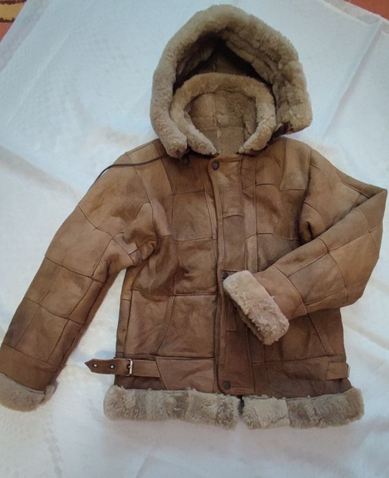 Косуха хлопчача натуральна шкіра, овчина. Не важка, капюшон. Від  134