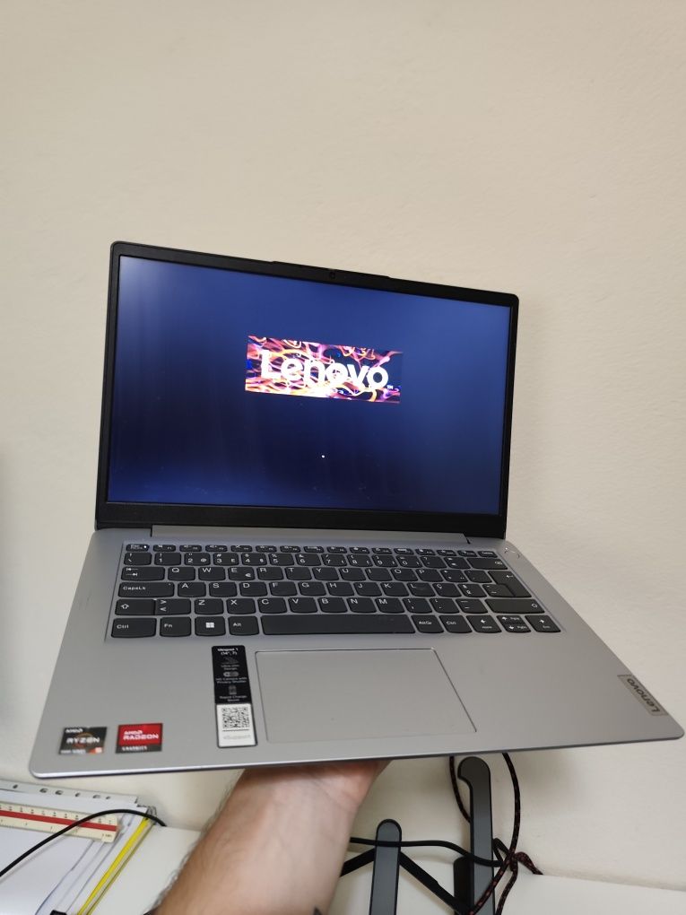 Lenovo Ideapad 1