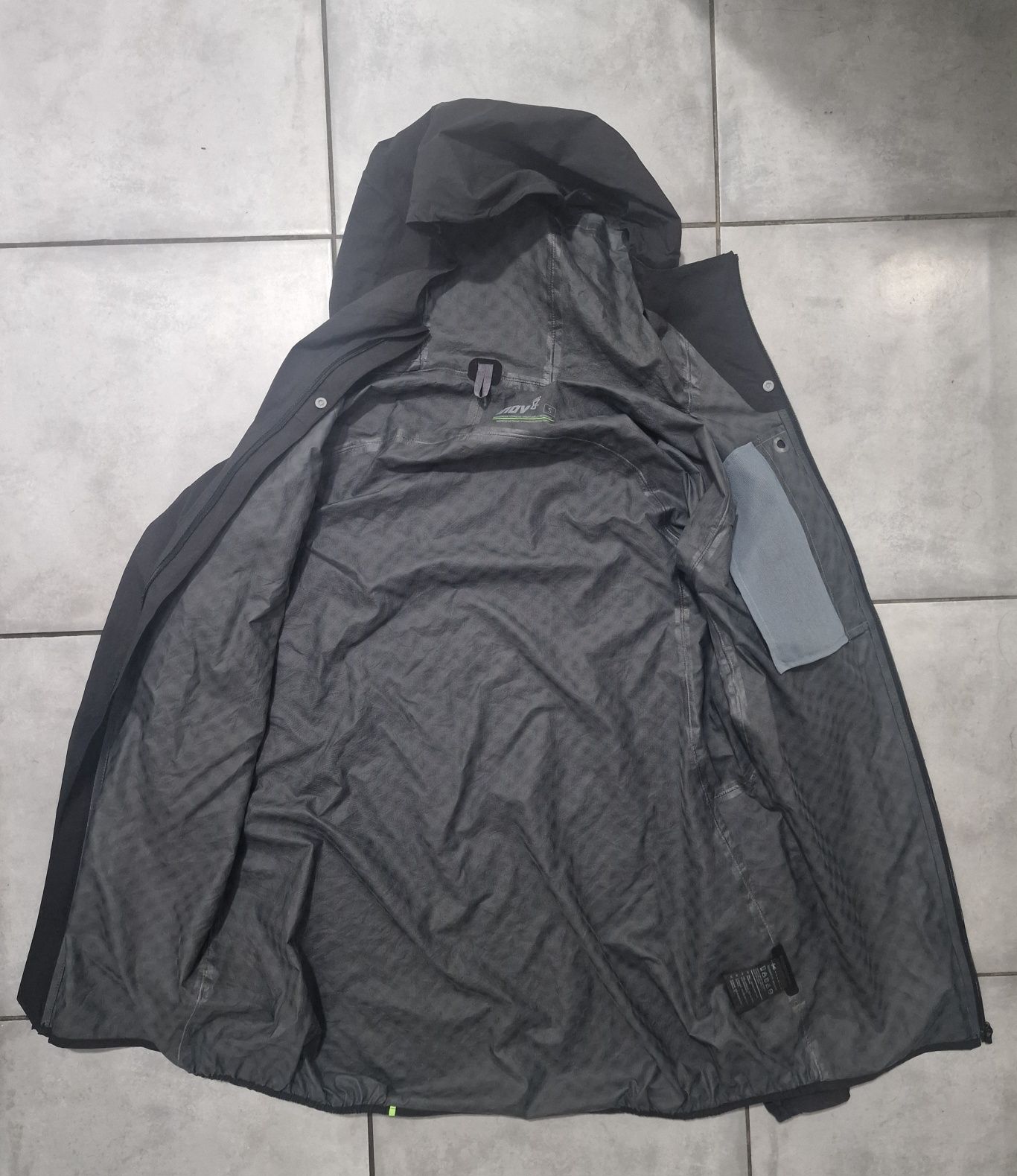 Casaco Impermeável Inov8 Stormshell