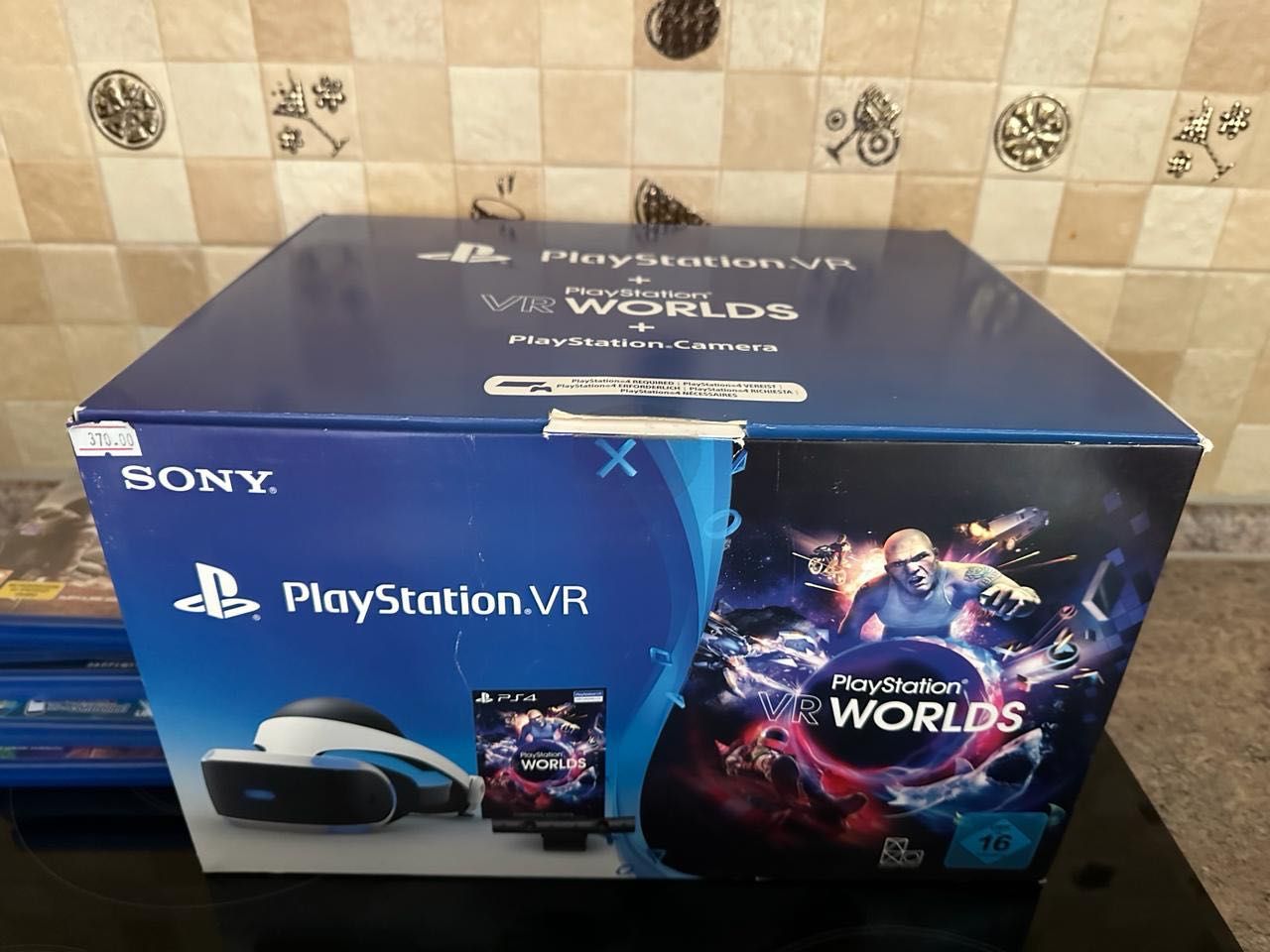 PlayStation®4 Pro VR 1