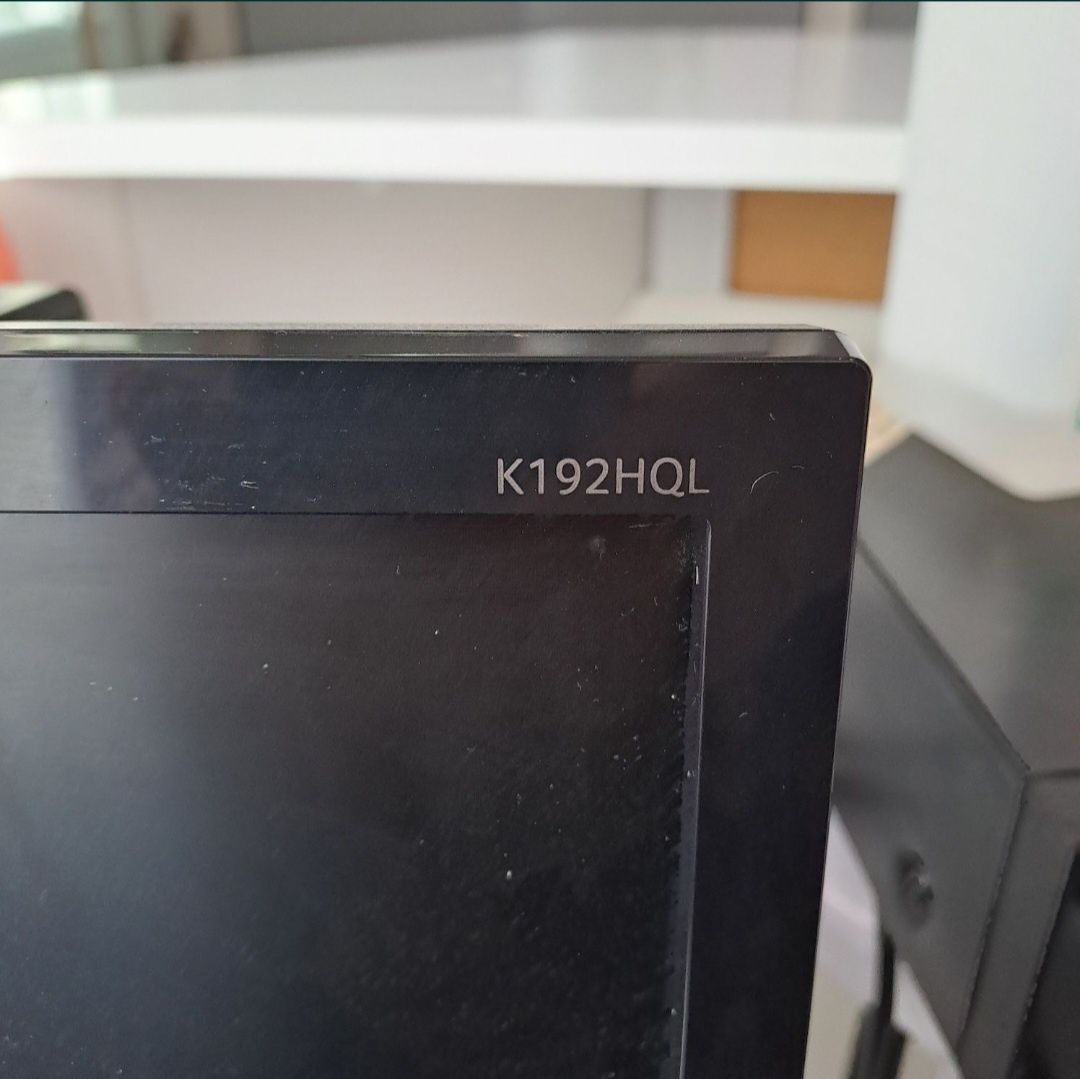 Монітор acer k192hql 
Диагональ