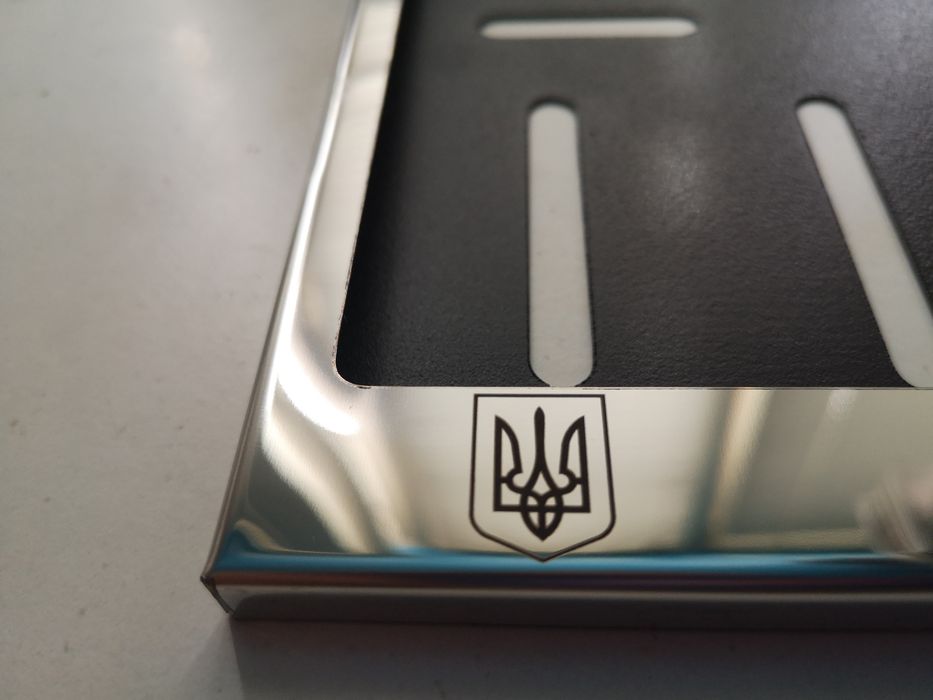 Рамка для кріплення мото номера України с написом Ukraine