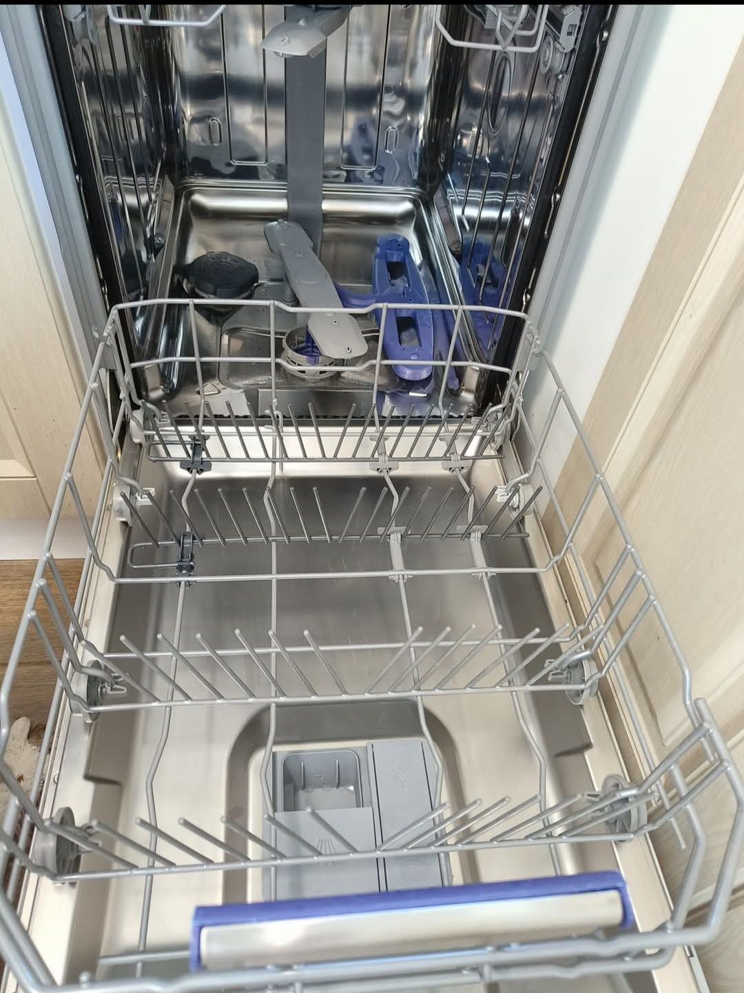 Вбудована посудомийна машина BEKO з AquaIntense