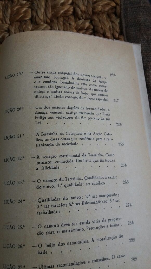 Livro " A educacao Sexual" guia para pais e mães.  De 1952