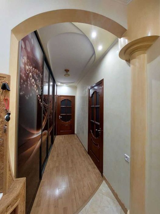 Зарічанська! 2к з ремонтом! 72м2