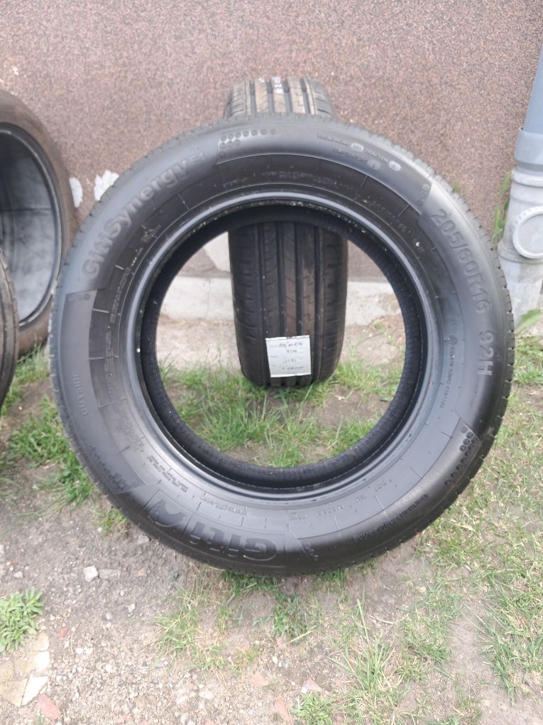 205/60 R16 92H - Giti Gitysynergy E1 - 8,35mm- 2019 - jak nowe~800km