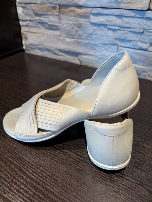 Босоніжки Ecco 39 Нові