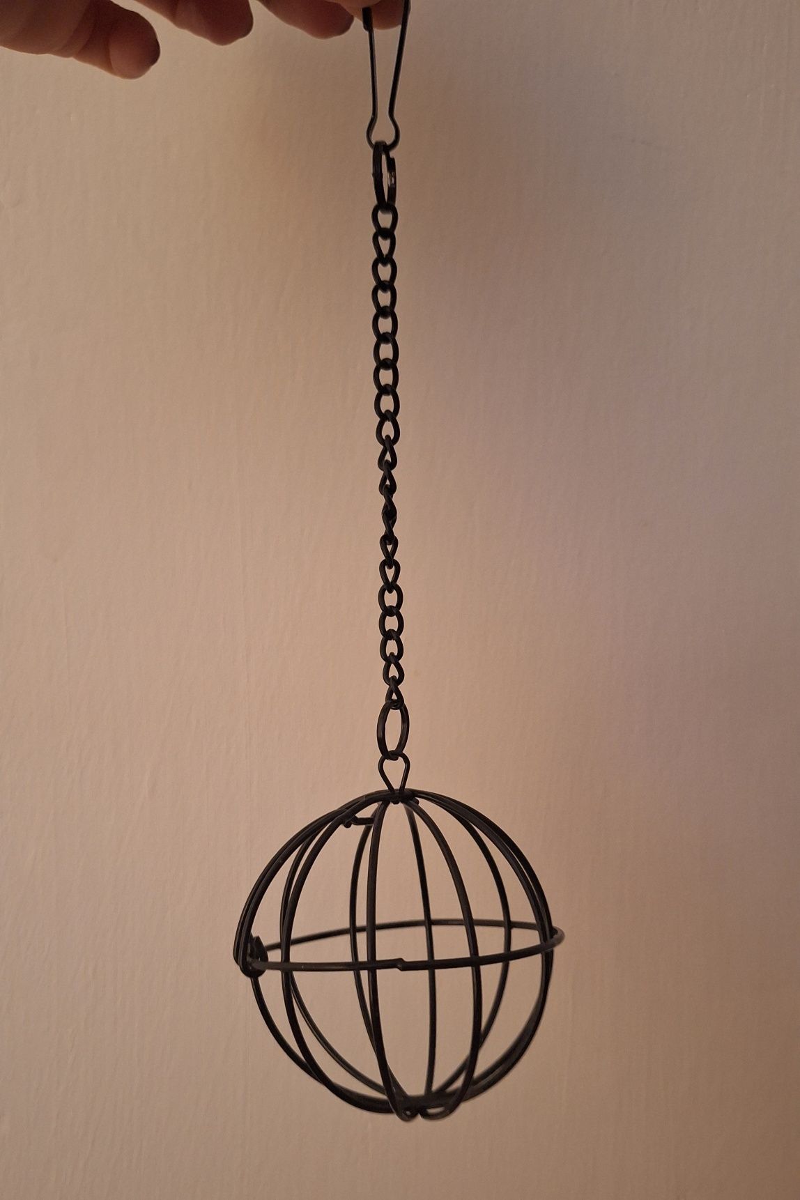 Wisząca kula do karmienia gryzoni 12cm