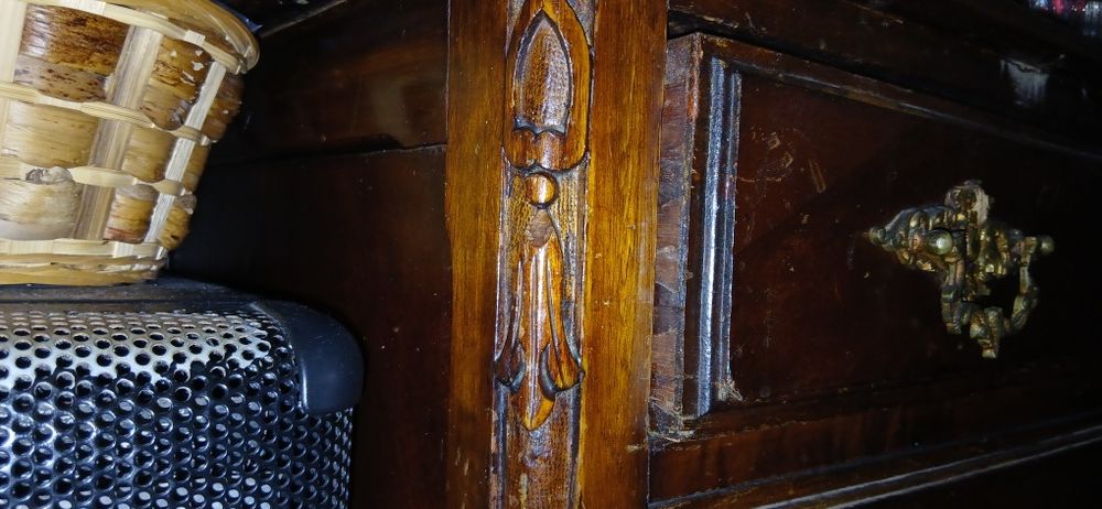 Cómoda Madeira Antiga