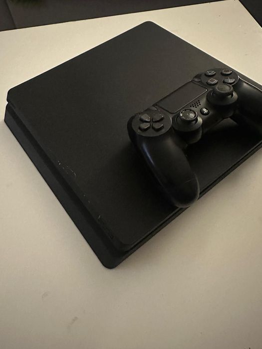 Ps4 slim com 1 comando