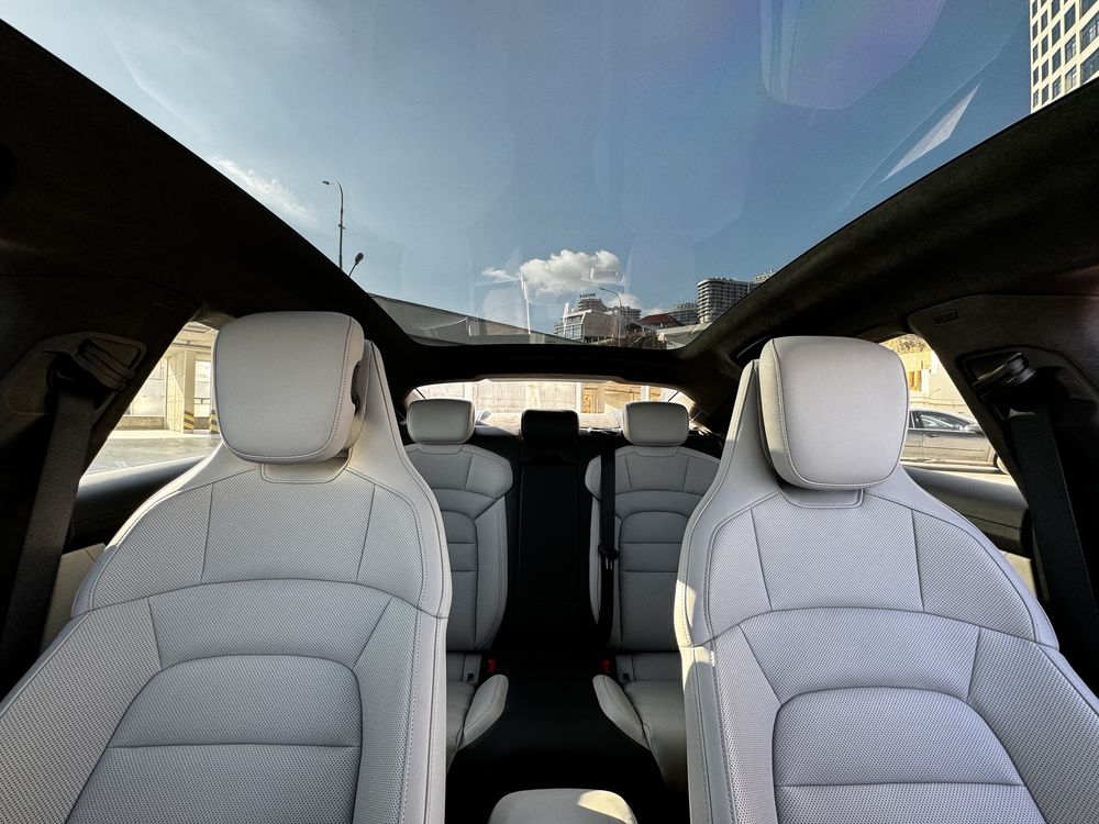 Porsche taycan 4s 2022 Перый хозяин.