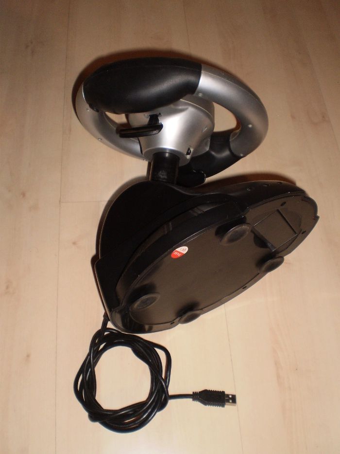 Kierownica/joystick do gier komputerowych w DOBRYM++ stanie!!