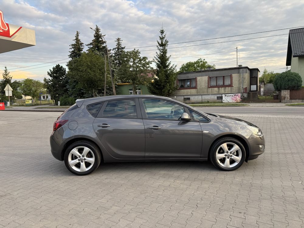 Opel Astra J  1.4 Turbo Xenon Klima Alu Idealna! Opłacona! 149 TKM!