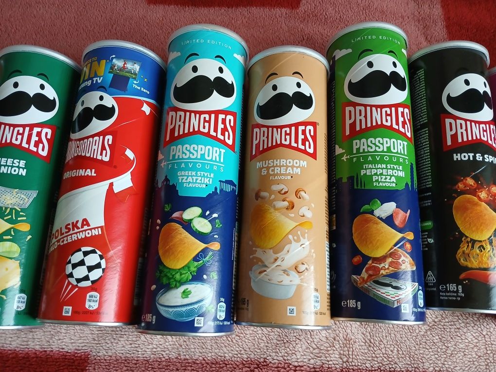 Zestaw puszek Pringles
