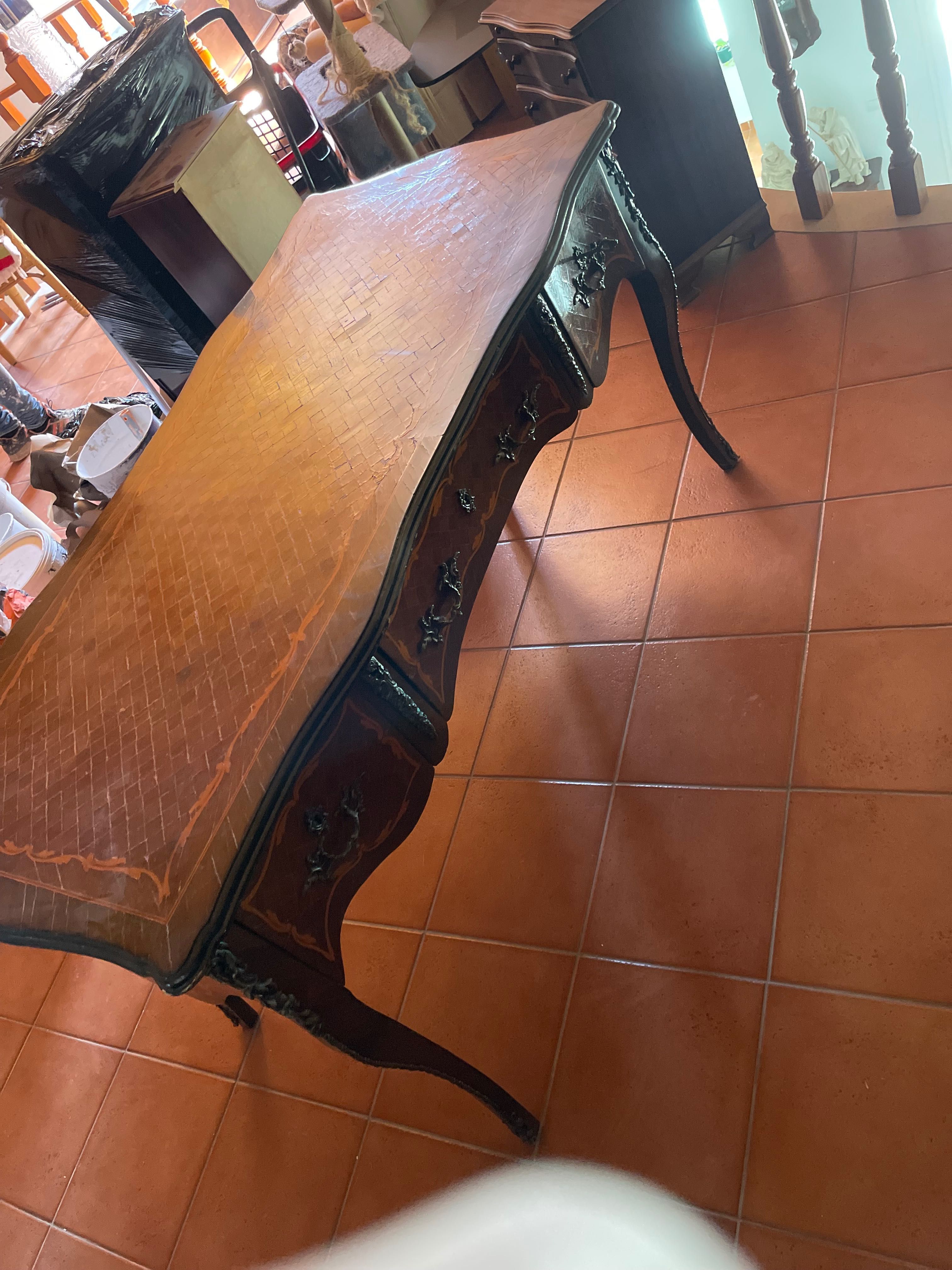 Mesa antiga para colecionador