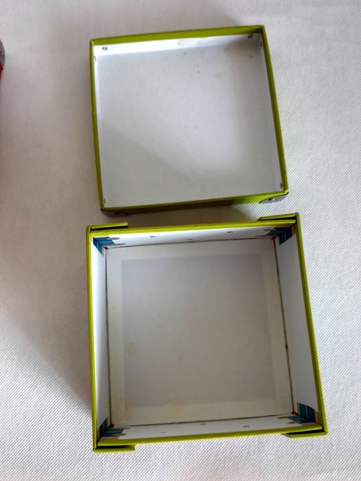 Dwa pudełka składane