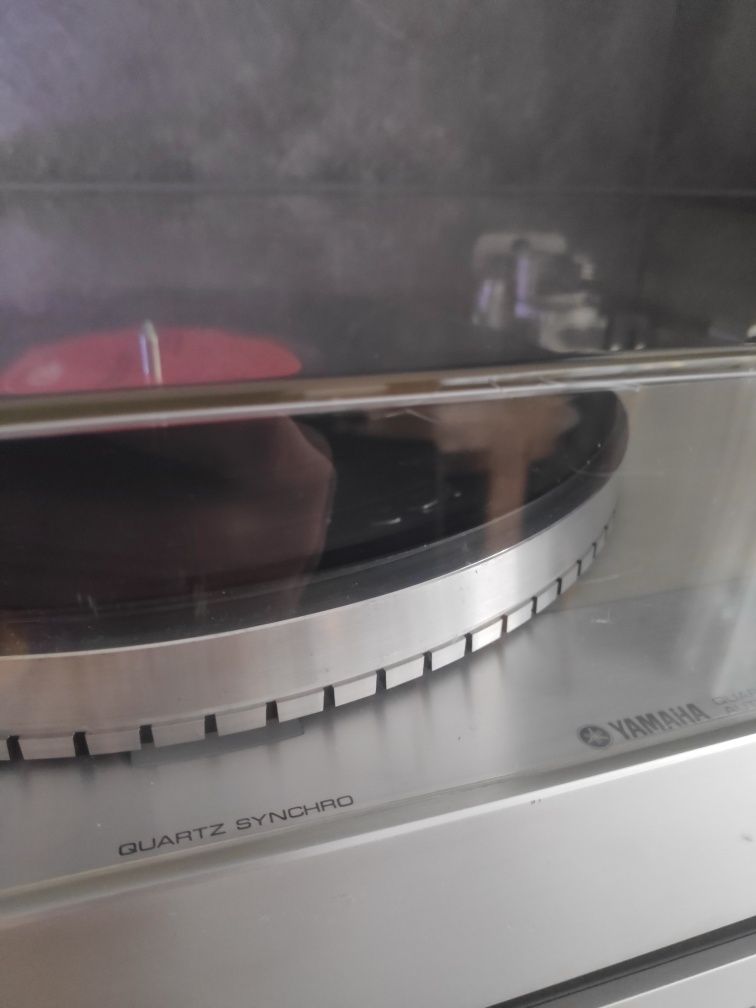 Gramofon Yamaha yp-d5