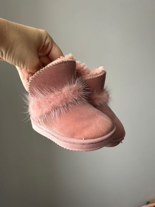 Дитяче взуття угги