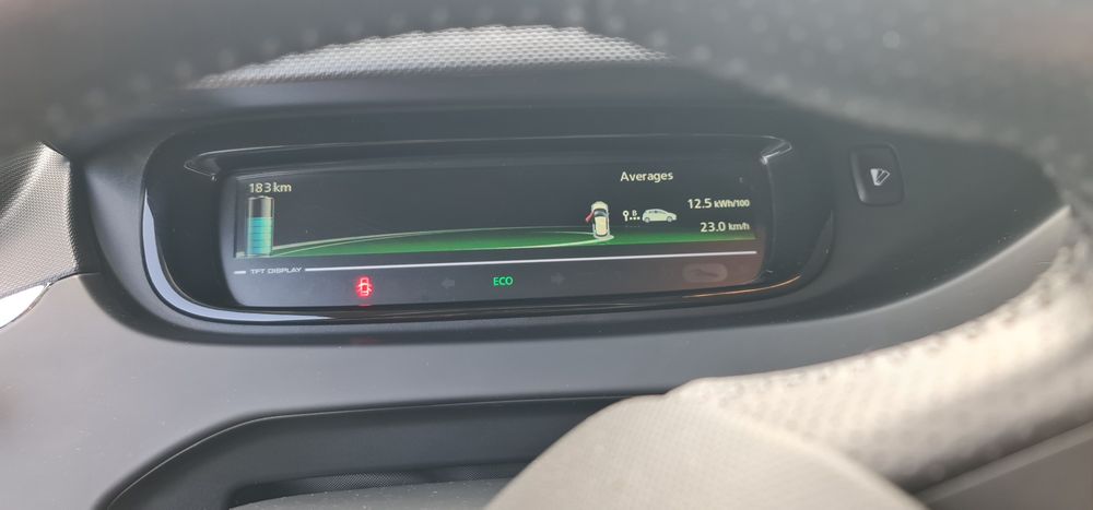 Рено Зое, 40 кв, 2017 року.