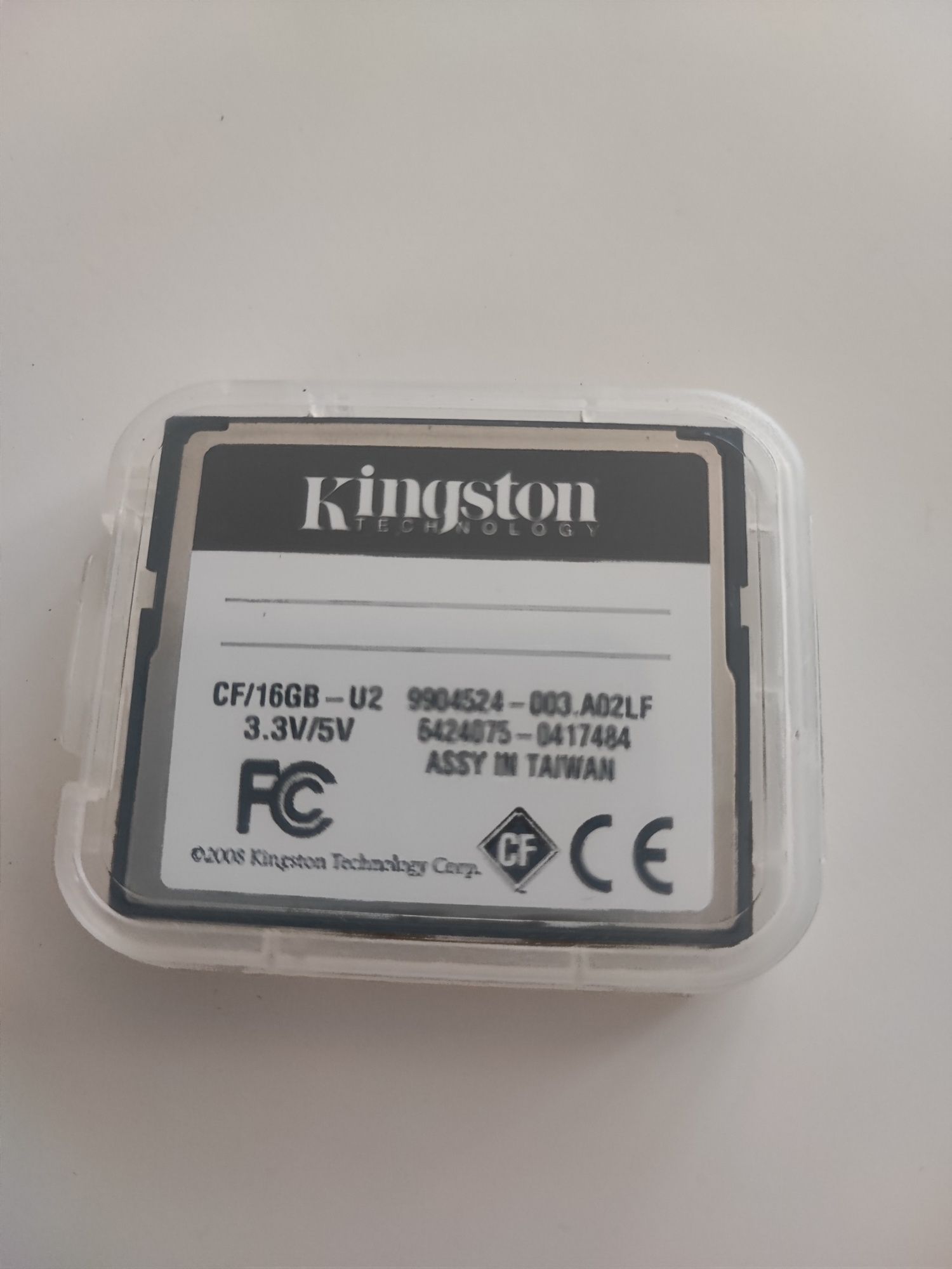 Karta pamięci Kingston CF 16GB, etui gratis
