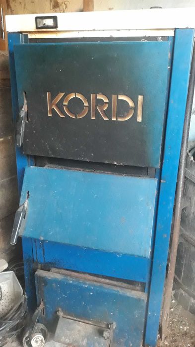 Котел твердопаливний