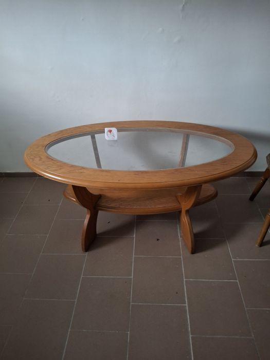 Sprzedam Stolik z szybą