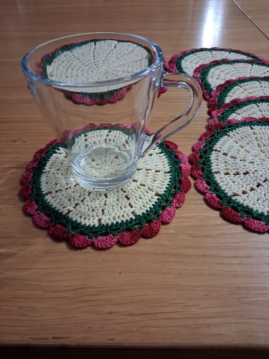 Podkładki robione na szydełku zestaw