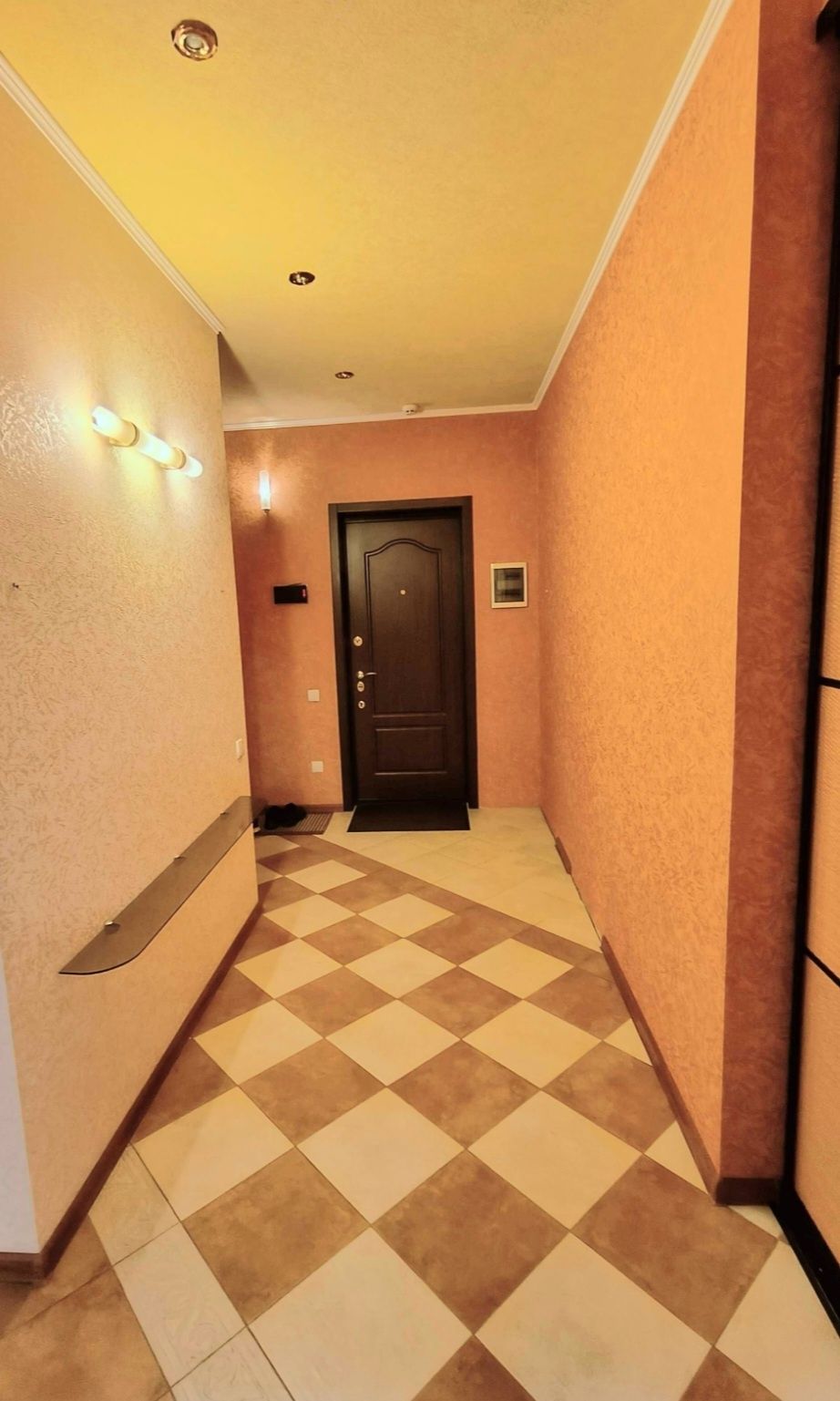 М.Холодная Гора, продам 3-х комн. кварт., ул.Подлесная 1-А