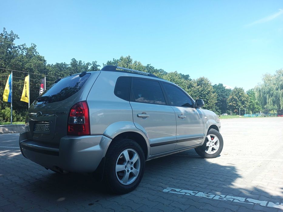 Хюндай Туксон в чудовому  стані, обслужений.