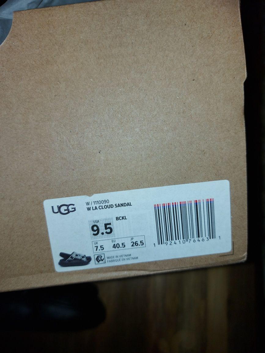 Крутейшие новые босоножки  UGG оригинал 41(26.5см)лучше на 26см