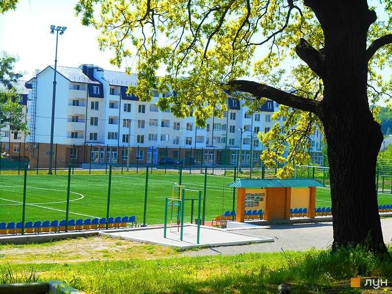 Продаж ділянки 12 соток під забудову  с. Іванковичі. Центр села.