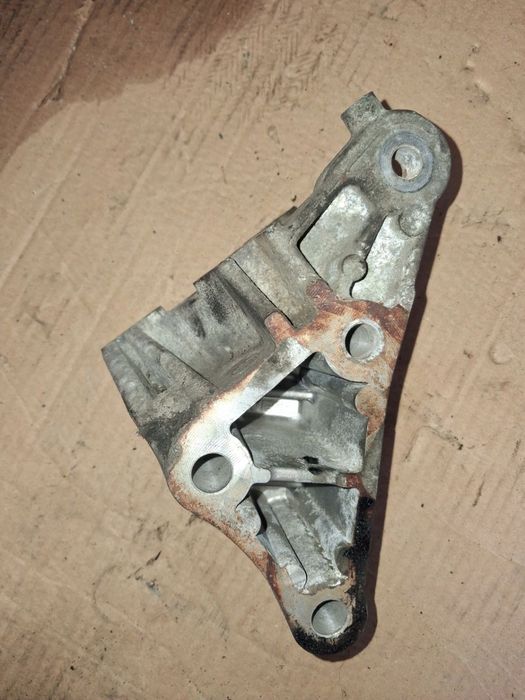 Łapa wspornik silnika Fiat Ducato III Iveco Daily 2.3 JTD 504105914