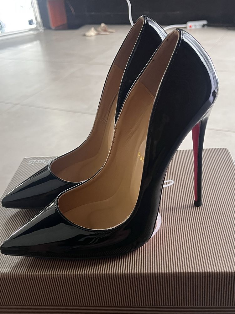 Christian Louboutin 40 jak nowe