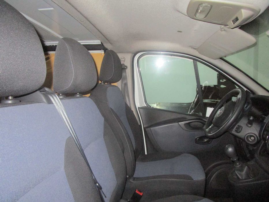 Opel Vivaro/3 lugares/1.6 Dcti