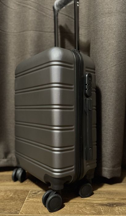 Чемодан/валіза на колесах