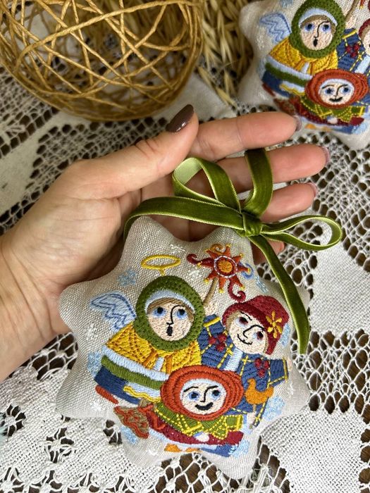 Новорічна іграшка на ялинку. Сувенір.