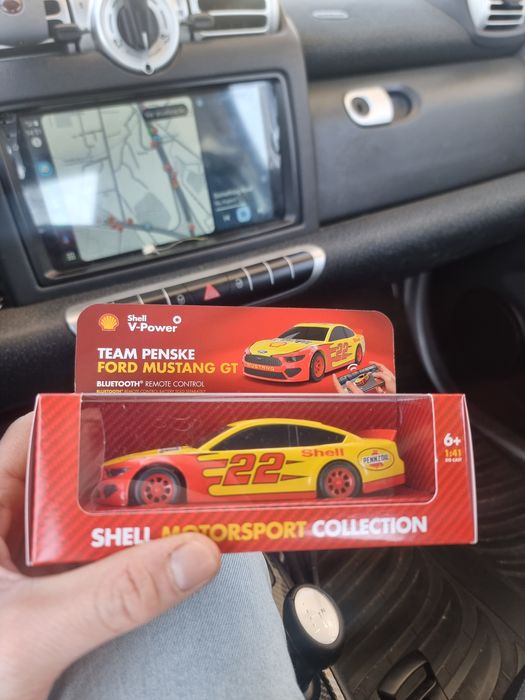 Carro telecomandado shell